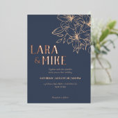 Donkerblauwe zachte bruiloft folie uitnodiging (Staand Voorkant)
