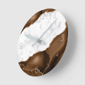 Donkerbruin agaat met gouden glitter veins op marm ronde klok (Hoek)