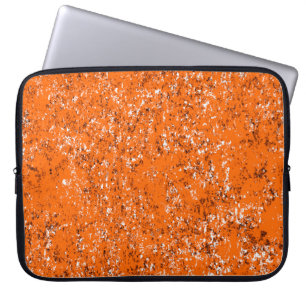 Donkerbruine achtergrond. Zwart wit sinaasappel o Laptop Sleeve