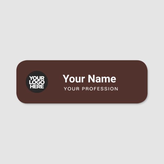 Donkerbruine Pin Naam Tag of Magnetisch met Logo (Voorkant)