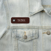 Donkerbruine Pin Naam Tag of Magnetisch met Logo (In situ)