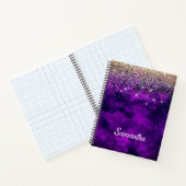 donkerdonker paars goudfaux glitter monogram notitieboek (Binnen)