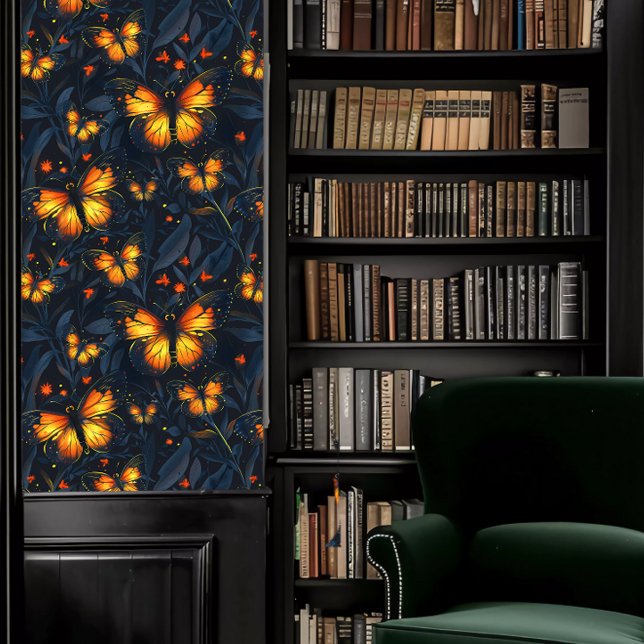 Donkere Academia Kleine gloeiende vlinders Behang (Dark Academia Small Glowing Butterflies Wallpaper in a library.)