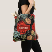 Donkere Academia Maximalist Red Dahlia Bloemen Tote Bag (Dichtbij)