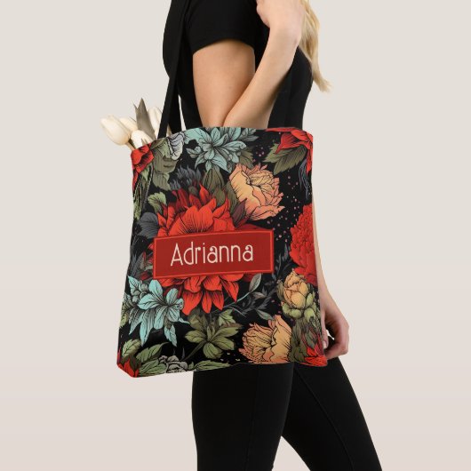 Donkere Academia Maximalist Red Dahlia Bloemen Tote Bag (Dichtbij)