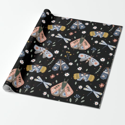 Donkere Academia Moth Floral in het zwart Cadeaupapier (Uitgerold)