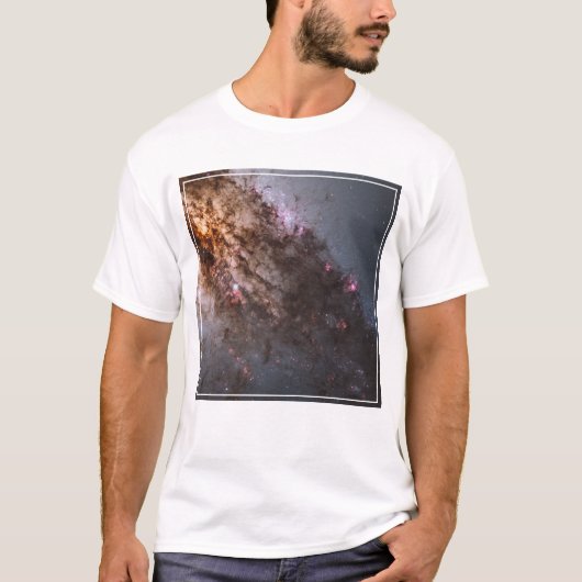 Donkere banen van stof doorkruisen Centaurus A Gal T-shirt (Voorkant)