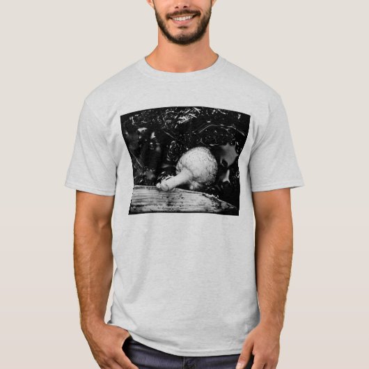 donkere beschermer t-shirt (Voorkant)