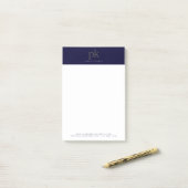 Donkere blauwe legante minimalistische monogram In Post-it® Notes (Op bureau)