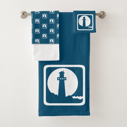 Donkere Blauwgroen Cartoon walvis Nautical Costal  Bad Handdoek (Insitu)