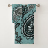 Donkere blauwgroen paisley bad handdoek (Insitu)