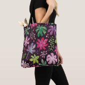 Donkere Bloempatroon Kunst Tote Tas (Dichtbij)