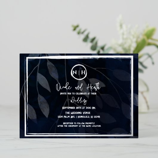 Donkere botanische legante marineblauw en zilverhu folie uitnodiging (Staand Voorkant)