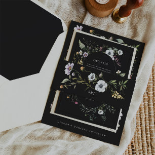 Donkere Botanische Wildbloemen   Monogram bruiloft Uitnodigingen Wikkel