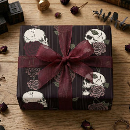 Donkere Bourgondische gotische schedel en rozen st Cadeaupapier