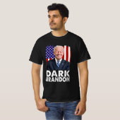 Donkere branding grappig t-shirt (Voorkant volledig)