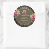Donkere bruine-houten korrels roze rozen productet ronde sticker (Tas)