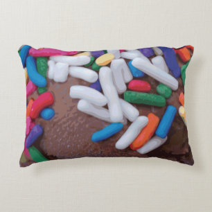 Donkere chocolade-ijs met regenboogspringen accent kussen