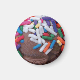 Donkere chocolade-ijs met regenboogspringen magneet