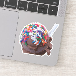 Donkere chocolade-ijs met regenboogspringen sticker