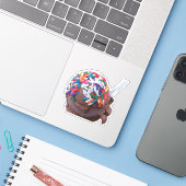 Donkere chocolade-ijs met regenboogspringen sticker (Laptop met iPhone)