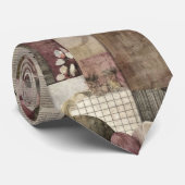 Donkere Cottage Bloemstuk Patchwork -Bordeauxrood Stropdas (Opgerold)