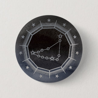 Donkere Dierenriem: Steenbok Geboorteteken Zwart & Ronde Button 5,7 Cm