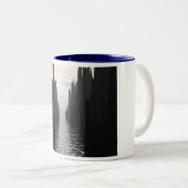 Donkere doorgang tweekleurige koffiemok (Voorkant rechts)