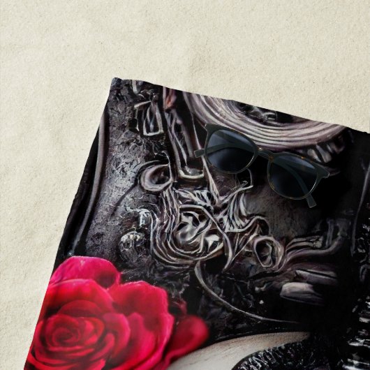 Donkere en gotische schedel en Rozen Murial Strandlaken (In situ)