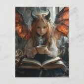 Donkere engel kind met koffie en een boek briefkaart (Voorkant)