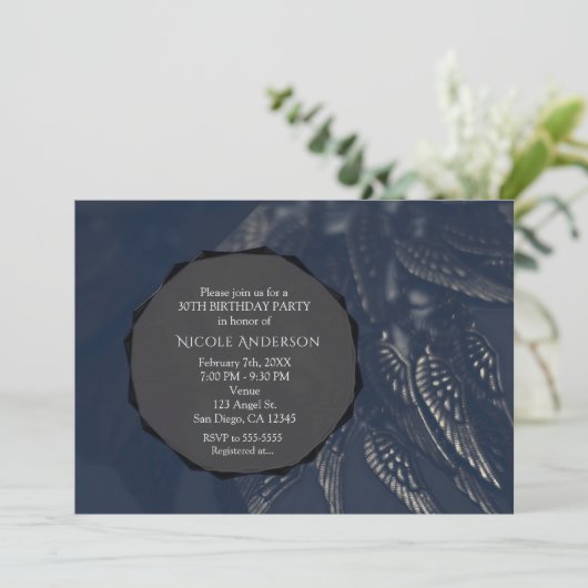 Donkere engelvleugels gotische glamour feestuitnod kaart (Staand voorkant)