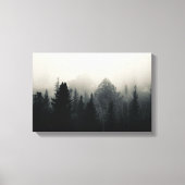 Donkere evergreens in witte mist canvas afdruk (Voorkant)