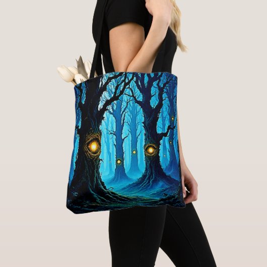 Donkere Fantasy Oogbal Bosontwerp Tote Bag (Dichtbij)