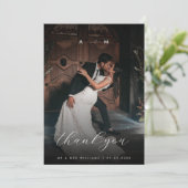 Donkere foto's en monogram Elegant Black Wedding Bedankkaart (Staand voorkant)