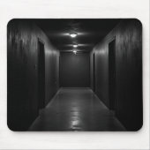 Donkere gang in perspectiefvol uitzicht muismat (Voorkant)