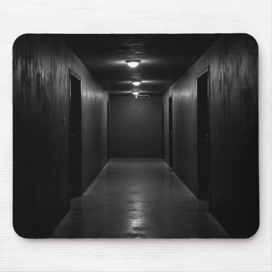 Donkere gang in perspectiefvol uitzicht muismat (Voorkant)