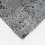 Donkere, getextureerde achtergrond, gestoorde stee fleece deken (Hoek)