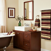 Donkere getextureerde strepen bad handdoek