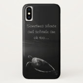 Donkere Grijze iPhone Case Swimming Turtle, stilte (Achterkant)