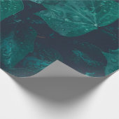 Donkere groene visblad waterdruppels cadeaupapier (Hoek)