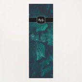 Donkere groene visblad waterdruppels Monogram Yogamat (Voorkant)