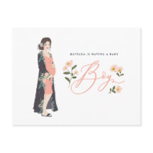 Donkere harige moeder die van een jongen baby show