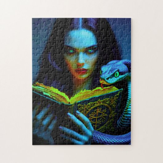 Donkere heks met slang en spreukboek legpuzzel (Verticaal)