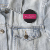 Donkere houtkorrels en roze  Button (In situ)