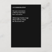 Donkere humeurige paarse pioenen bruiloft details informatiekaartje (Achterkant)