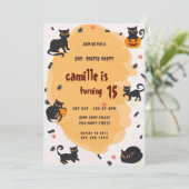 Donkere kat verjaardagsfeestje uitnodiging (Staand voorkant)