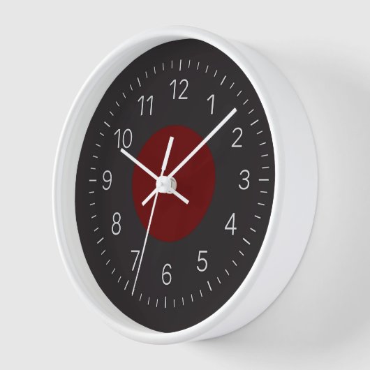 Donkere klok met zilvernummers en rood midden (Hoek)