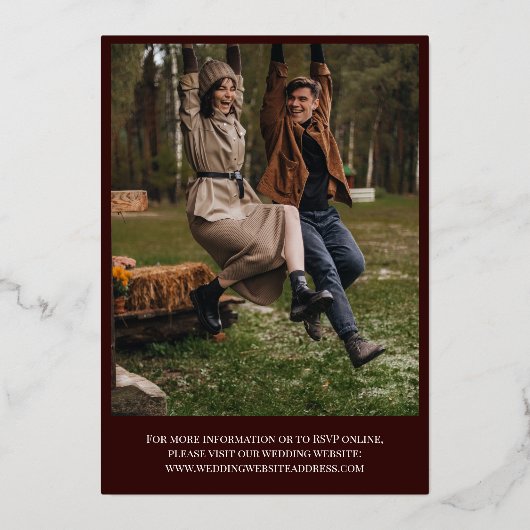 Donkere maroon Gold Clean Photo Collage Informal Folie Uitnodiging (Achterkant)