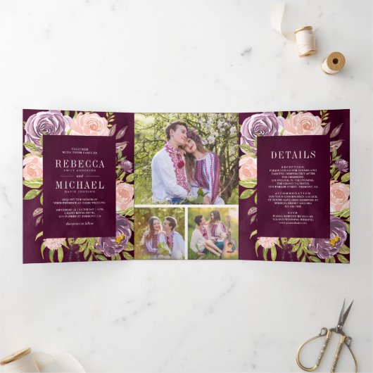 Donkere Moody Plum Paarse Blos Roze Bloemige Trouw Drieluik Uitnodiging (Binnen)