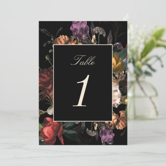 Donkere Moody Romantic Dutch Weddenschappen Table  (Staand voorkant)